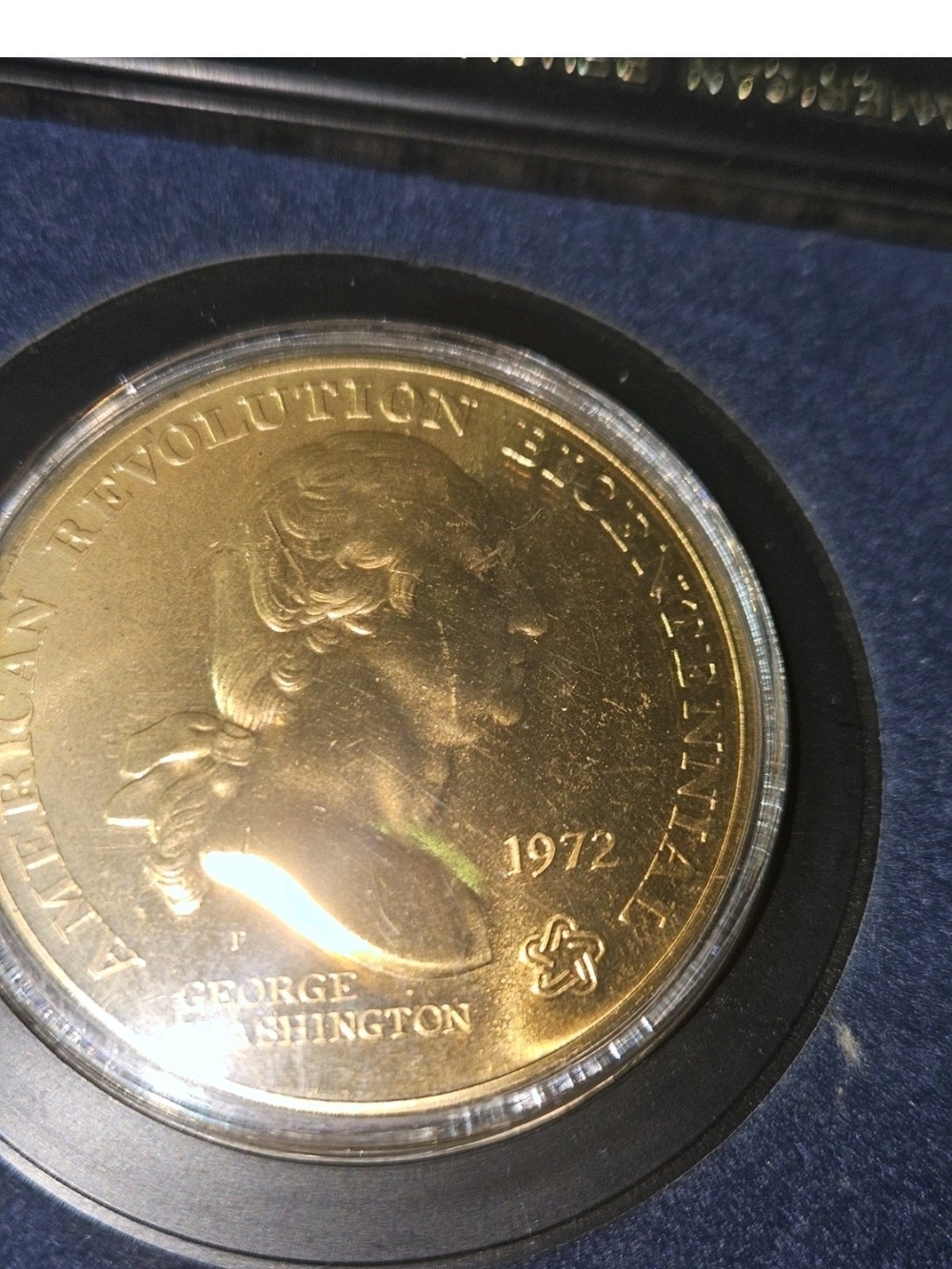 1972 Bicentennial Commemorative Medal Set - Gold Tone - Picture 3 of 5